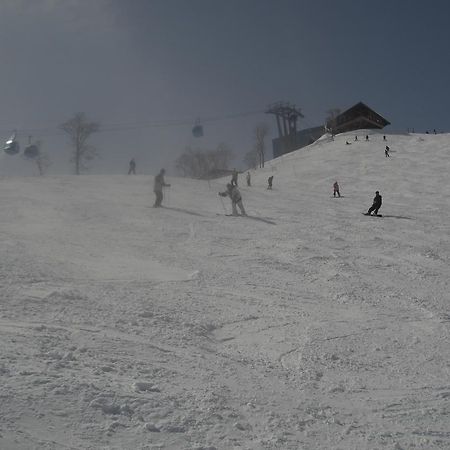 Naeba Mikuniso Hotel Kusatsu  Buitenkant foto