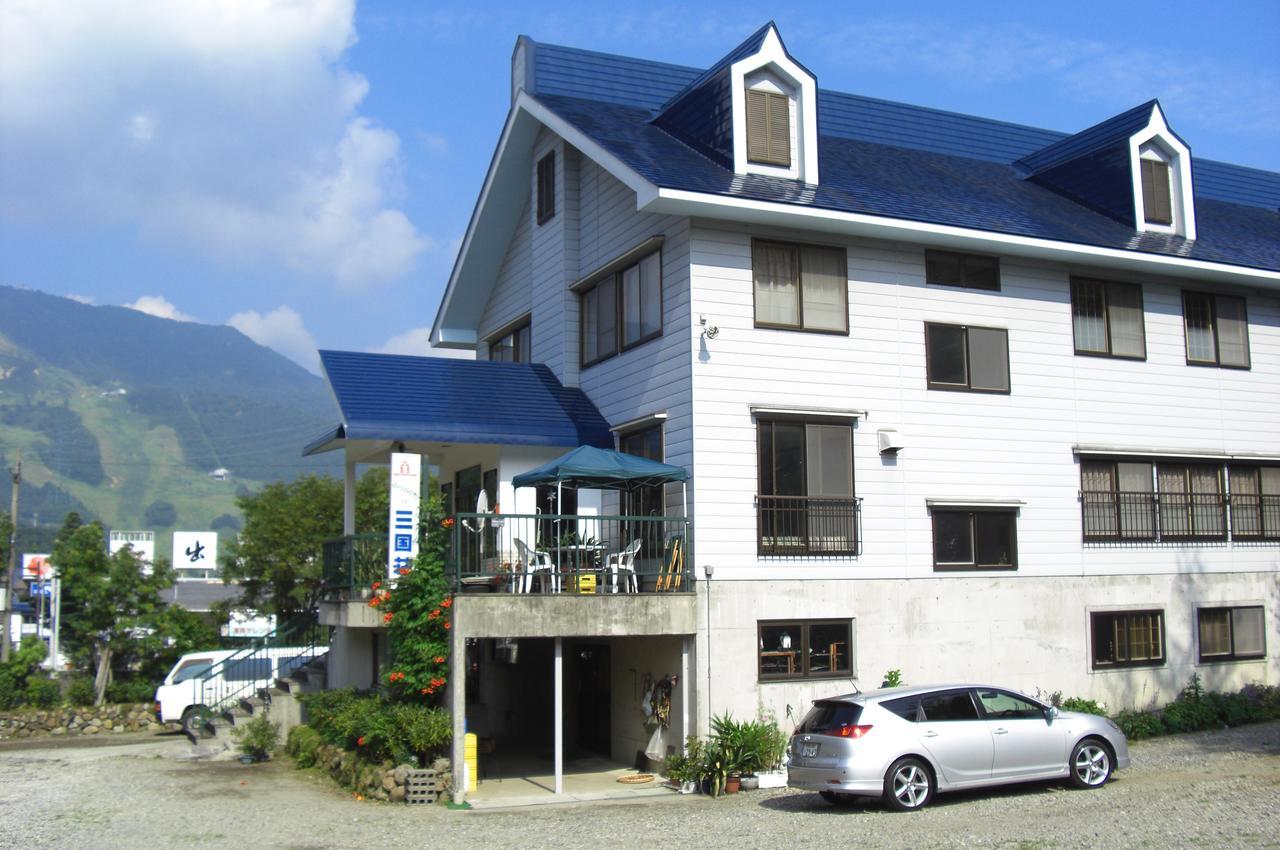 Naeba Mikuniso Hotel Kusatsu  Buitenkant foto
