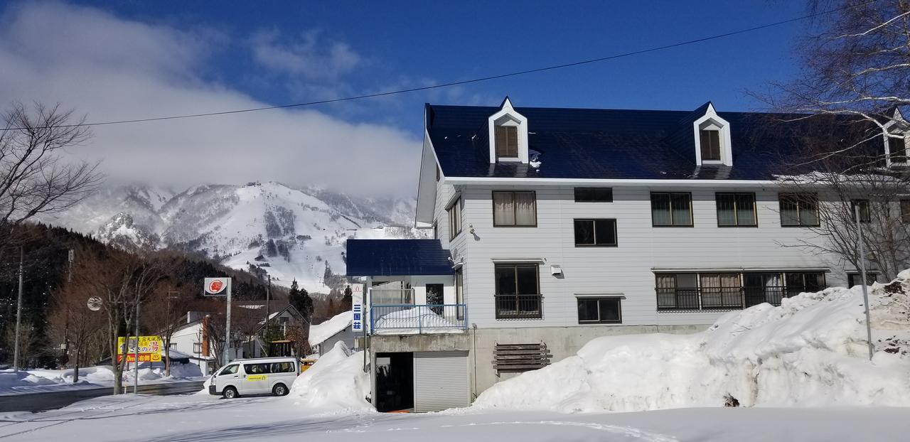 Naeba Mikuniso Hotel Kusatsu  Buitenkant foto